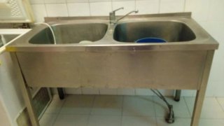 Fregadero doble acero inoxidable con grifo