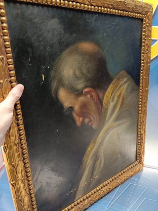Curioso retrato de sacerdote. Óleo sobre tela s. XIX.