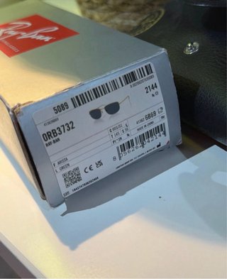 Gafas de sol Ray-Ban originales nuevas con ticket