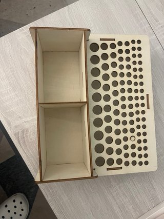 Organizador de escritorio de madera.