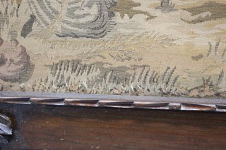 04. Antiguo marco de madera tallada con tapiz estilo Gobelino. S.XIX.