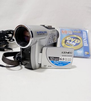 Cámara Hitachi Vintage Colección DVD CAM