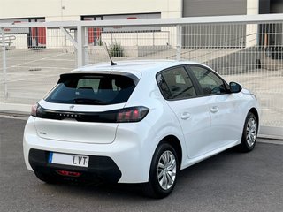 Peugeot 208 2021