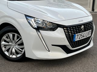 Peugeot 208 2021