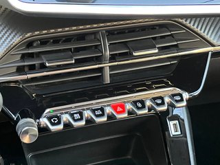 Peugeot 208 2021