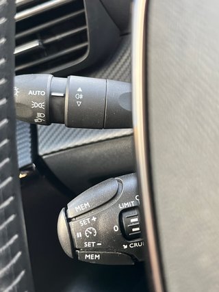 Peugeot 208 2021