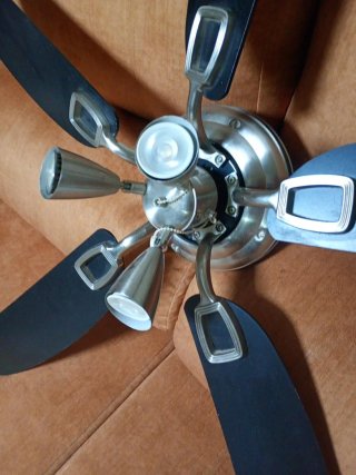 Ventilador de techo con luz