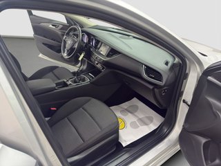 Opel Insignia Bussines 1.5D 120 C.V / 34.000 Kms