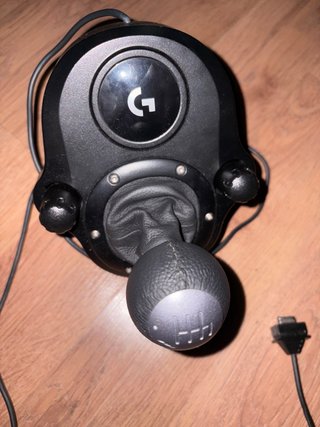 Volante Logitech con marchas usado