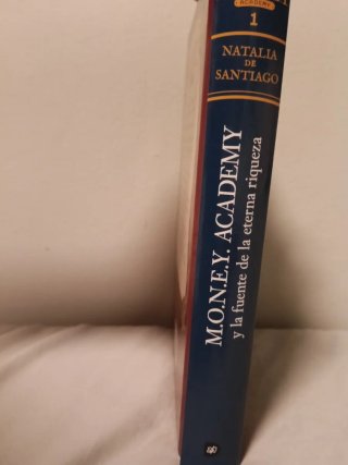 M.O.N.E.Y ACADEMI y la fuente de la eterna riqueza