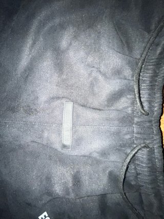 Pantalón corto ESSENTIALS negro
