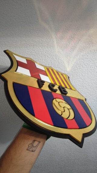 escudo de barcelona bello de metacrilato espejado