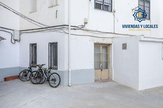 Piso en venta en Crta. De la Sierra en Granada