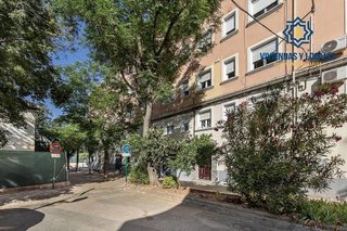 Piso en venta en Crta. De la Sierra en Granada