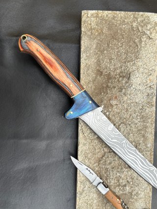 Cuchillo Damasco 33cm + Llavero+ Caja Premium