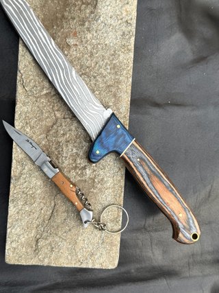 Cuchillo Damasco 33cm + Llavero+ Caja Premium
