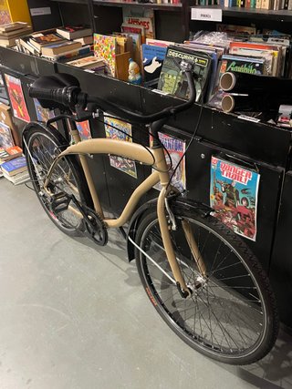 Bicicleta playera, beach cruiser, custom. Estilo retro, color beige.