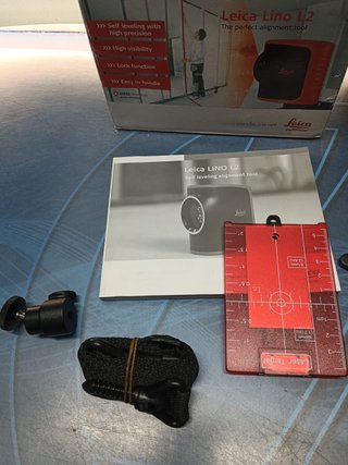 Láser autonivelante profesional Leica Lino L2