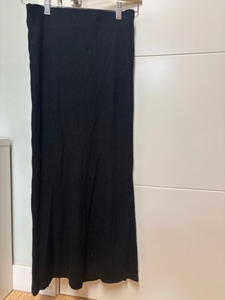 Falda midi canalé con abertura