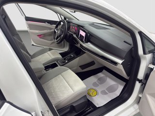 Volkswagen Golf 8 2.0 TDI 115 c.v DSG / TECHO