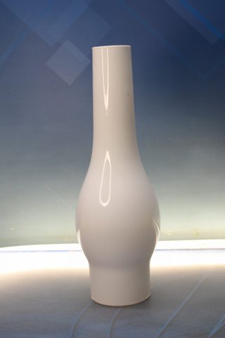 Lámpara y aplique de bronce y opalina primera mitad s.XX.