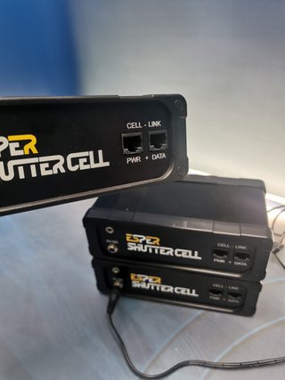 3 unidades esper shutter cell, 16 salidas, 5v. solo 1 cargador