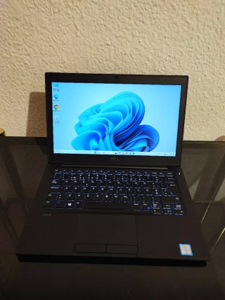 Portátil Dell i5 12GB RAM 256GB SSD FHD