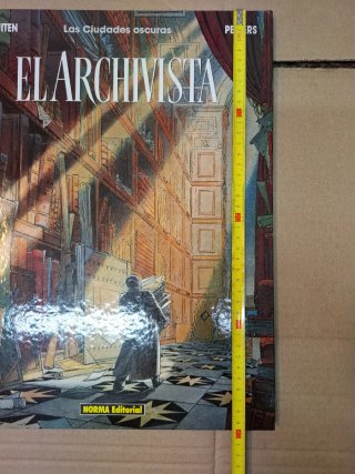 El archivista. Primera edición gigante de Norma.