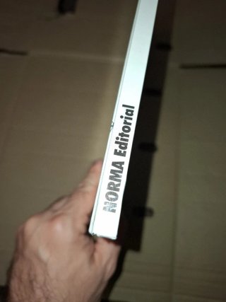 El archivista. Primera edición gigante de Norma.