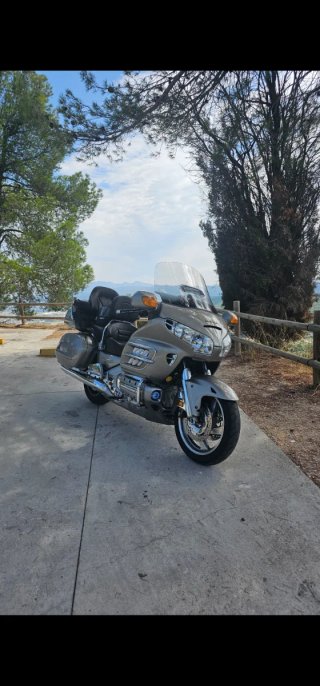 Honda Gold Wing Touring Moto Gris