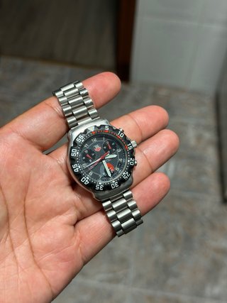 TAG Heuer Cronógrafo Negro y Plateado