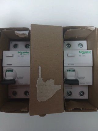 2-Interruptor Diferencial Schneider A9R81225 2P25A