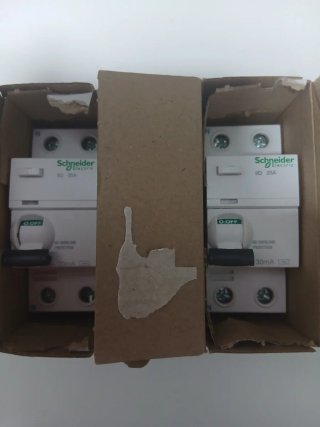 2-Interruptor Diferencial Schneider A9R81225 2P25A