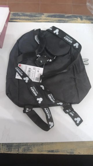 Mochila Mickey Mouse Zara Negra