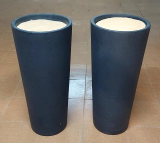 2 Maceta Resina modelo Génesis Negras(M.85x38)