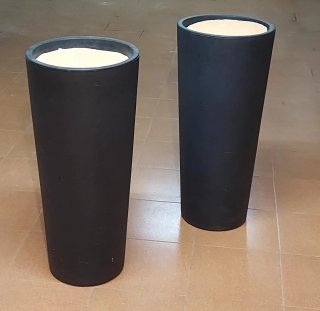 2 Maceta Resina modelo Génesis Negras(M.85x38)