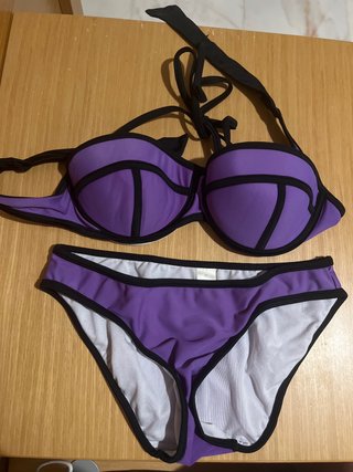Bikini morado y negro