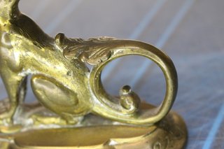 Candelabro de quimera, dragón en bronce o latón. Estilo victoriano.
