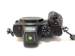 camara digital evil nikon z5