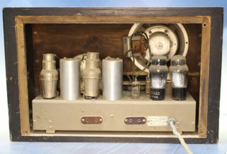 Antigua radio de válvulas Spick 104, Superheterodino.
