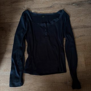 Henley azul marino manga larga