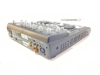 mesa mezclas behringer b-control deejay bcd3000