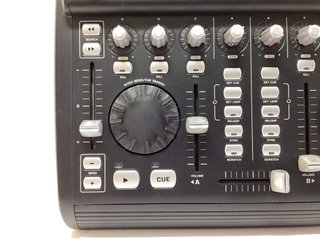 mesa mezclas behringer b-control deejay bcd3000