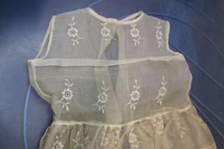 Faldón de bautizo o traje de cristianar antiguo.