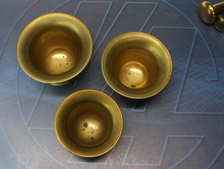 02. 3 Morteros, almireces de bronce con sus mazos.