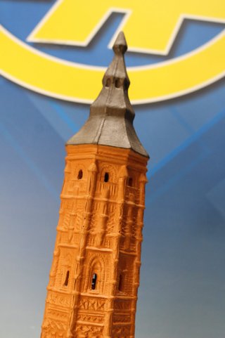 La Torre Nueva 1504 – 1892, Zaragoza. Escultura cerámica + libro
