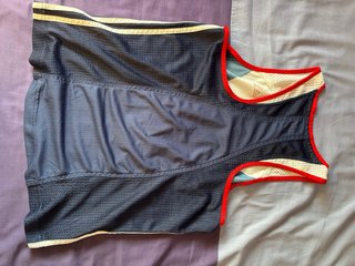Camiseta Adidas azul y blanca