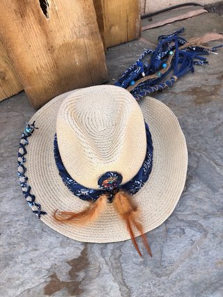 Sombrero hippie decorado
