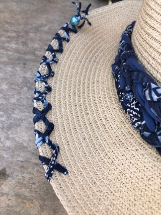 Sombrero hippie decorado