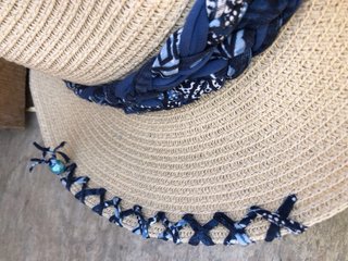 Sombrero hippie decorado